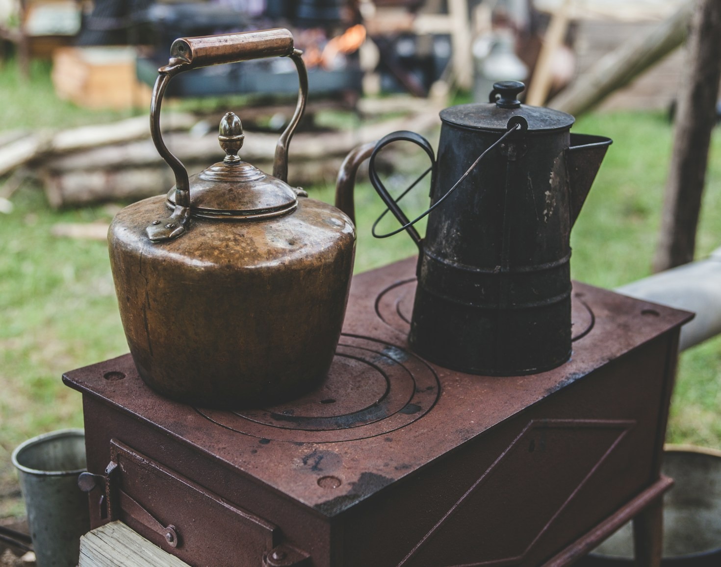 Read more about the article Why Antiques Add Character to Any Space