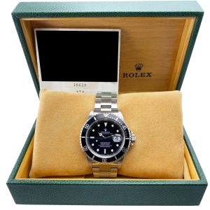 Rolex Submariner Date 16610 Mens Watch Box Papers